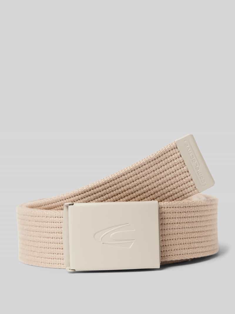 Pasek z wytłoczonym logo