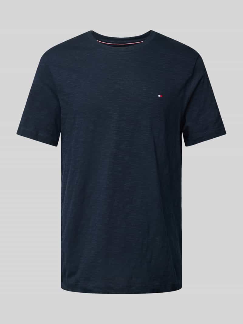 T-shirt z wyhaftowanym logo