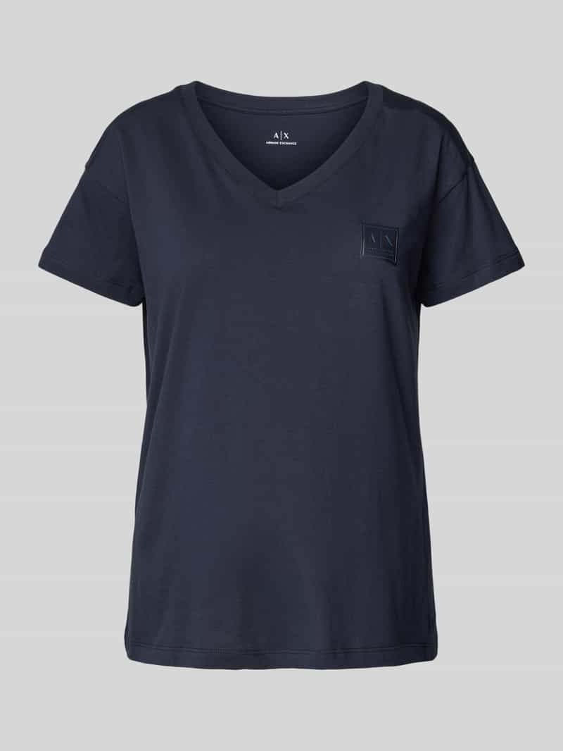 T-shirt z prążkowanym dekoltem w serek