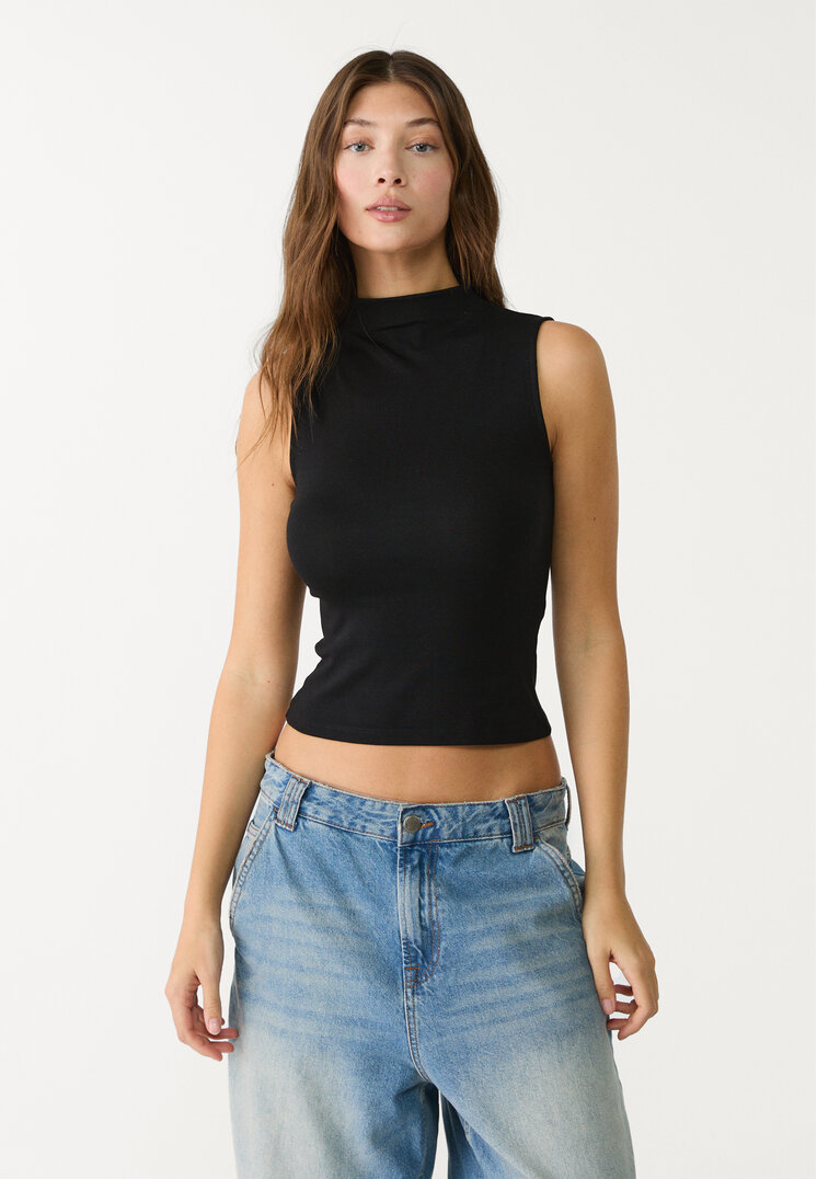 Stradivarius Dopasowana koszulka basic z półgolfem Czarny XS