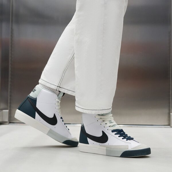 NIKE BLAZER MID 77 SE