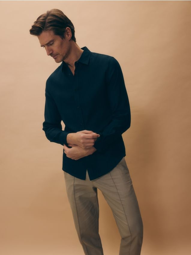 Reserved - Lniana koszula regular fit - granatowy