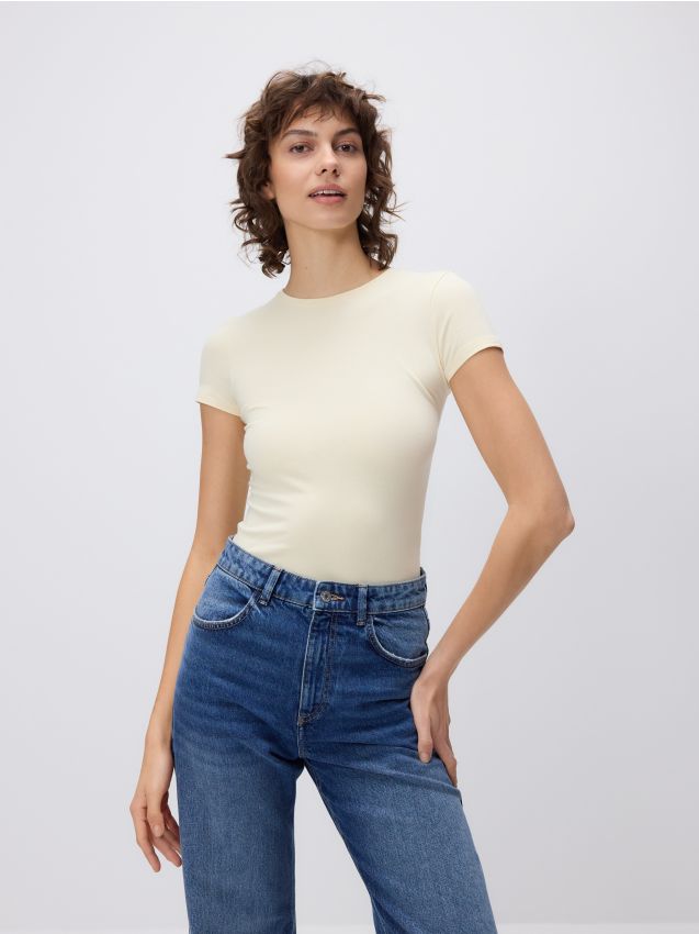 Reserved - Bawełniany t-shirt slim fit - kremowy