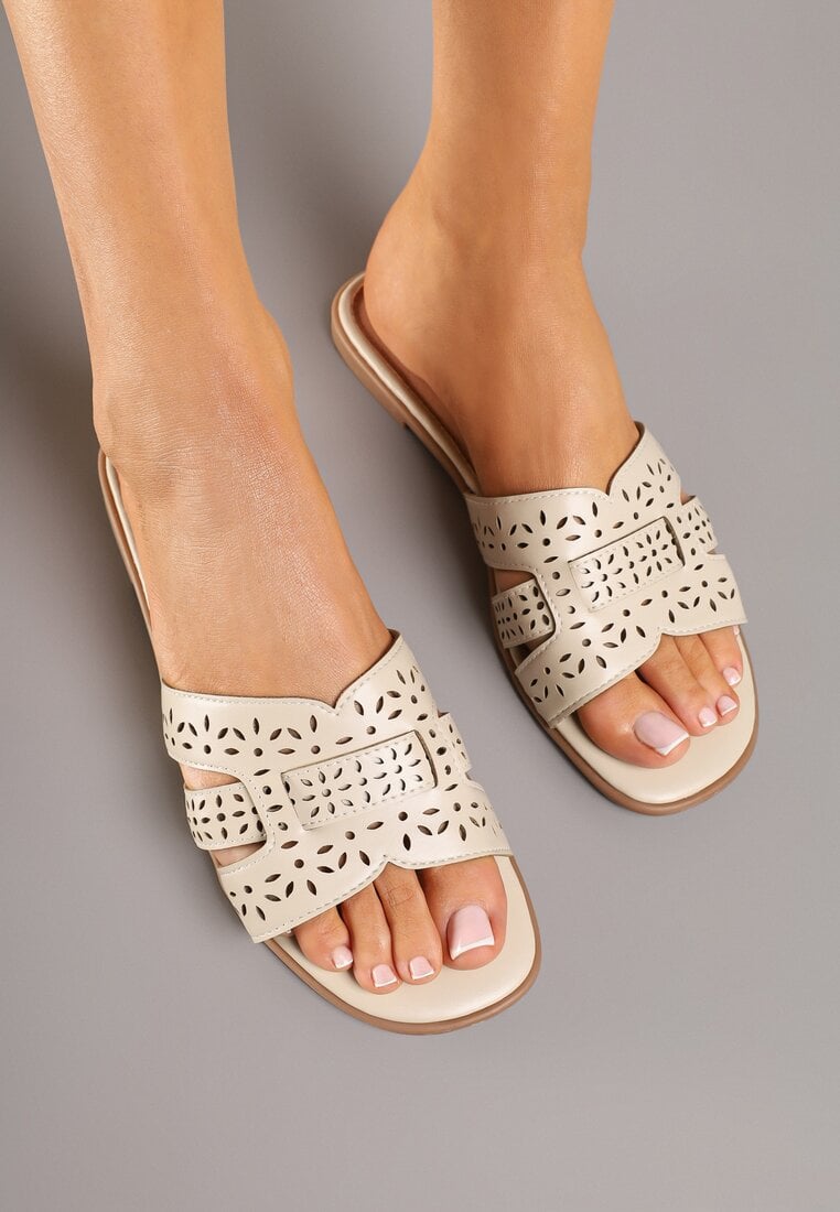 Beżowe Klapki z Ażurową Cholewką Lavialoria