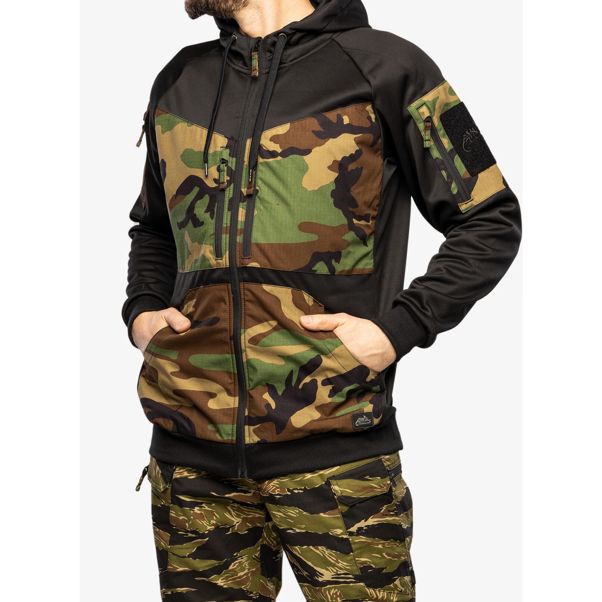 Bluza z Kapturem Helikon-Tex ROGUE Hoodie (FullZip) Czarna/US Woodland