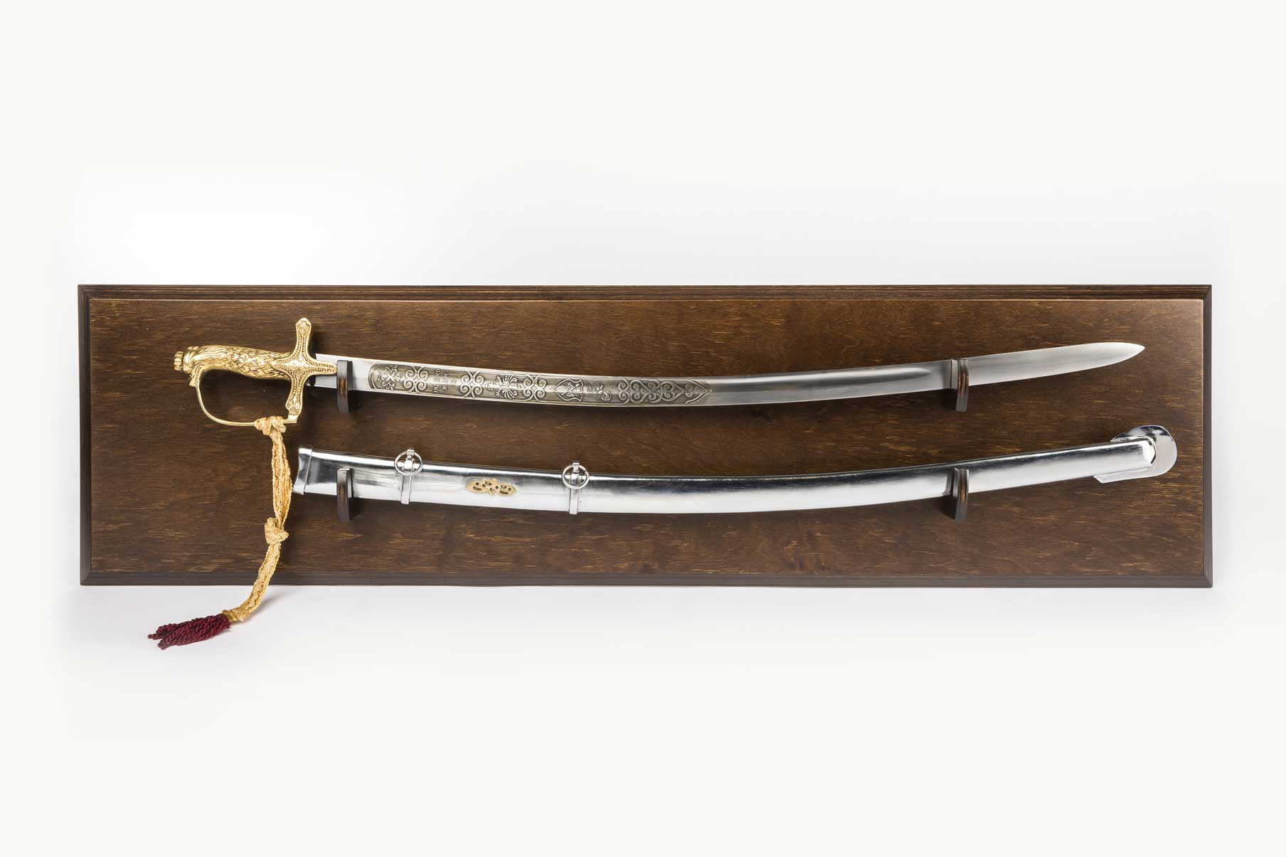 Płatnerze hiszpańscy Replika grawerowana szabla polska wz 20 na tablo nr 1920 GP+TD.1