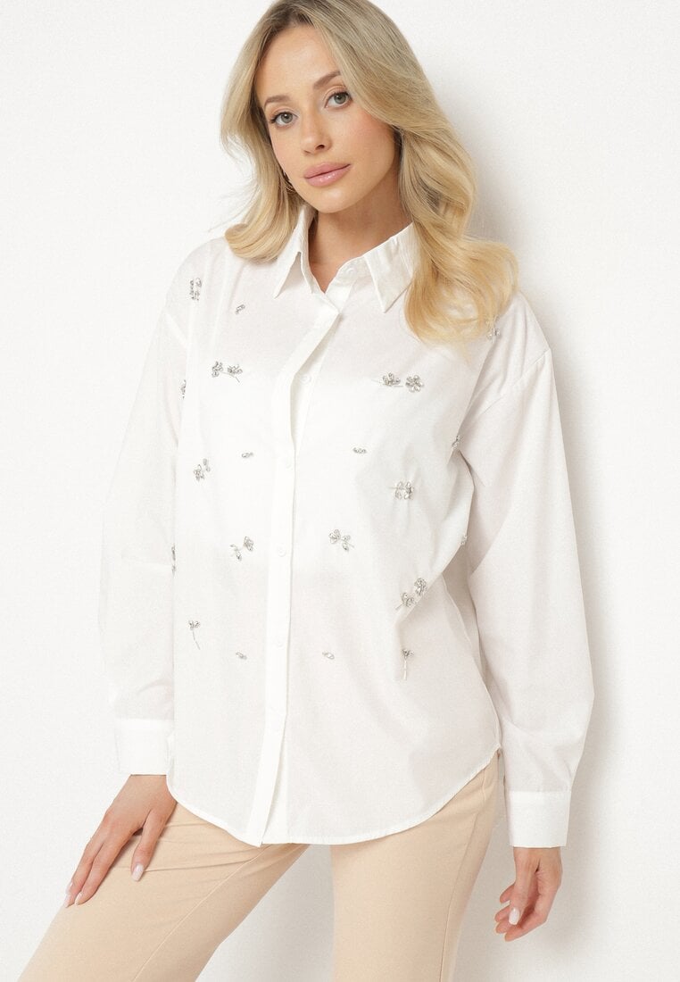 Biała Koszula z Bawełny Ozdobiona Naszywkami Katiema
