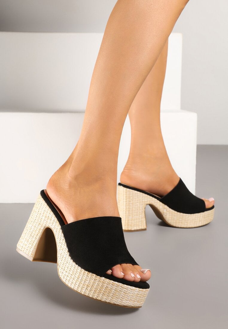 Czarne Klapki na Słupku z Szerokim Paskiem z Imitacji Zamszu Volima