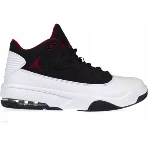 Nike Air Jordan Max Aura 2 Bloodline