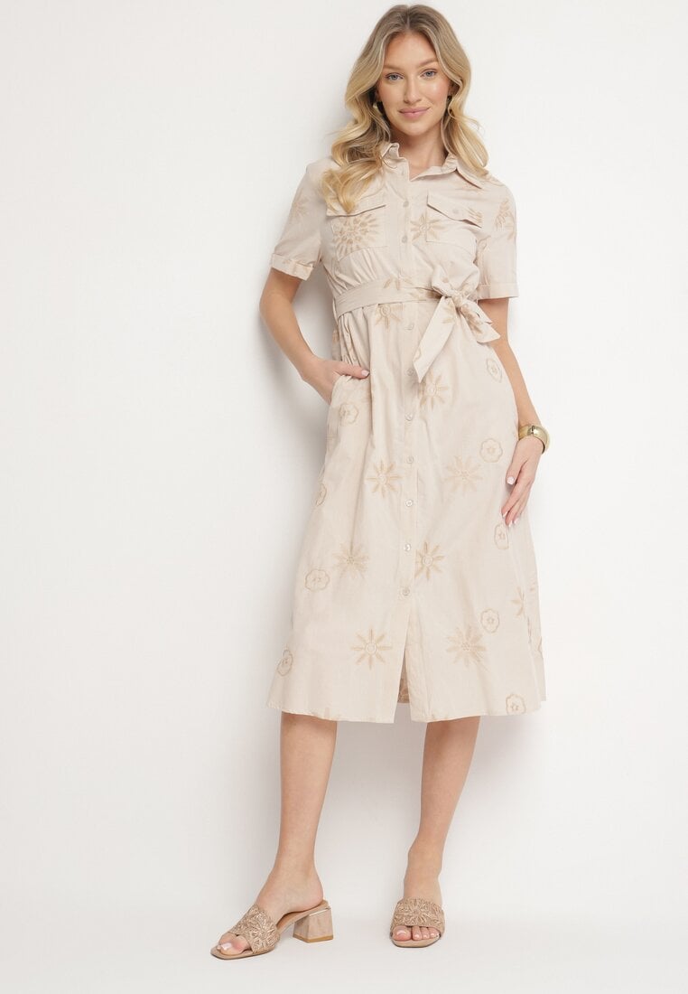 Beżowa Koszulowa Sukienka z Wiskozy z Haftowanymi Kwiatami i Paskiem Diviera
