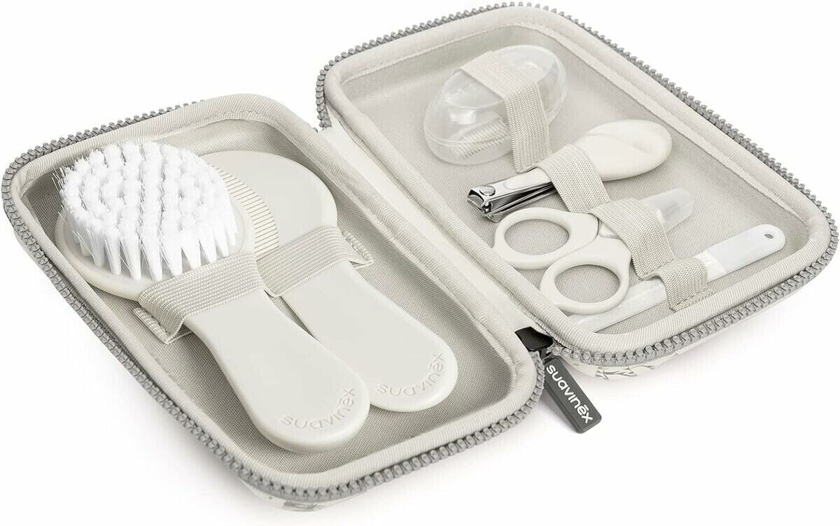 Zestaw do manicure dla niemowląt Suavinex Tigers Baby Care Essentials Grey Torebka Kosmetyczna + Szczotka + Grzebień + Szczoteczka-nakładka do zębów + Nożyczki + Pilnik do paznokci + Cążki do paznokci