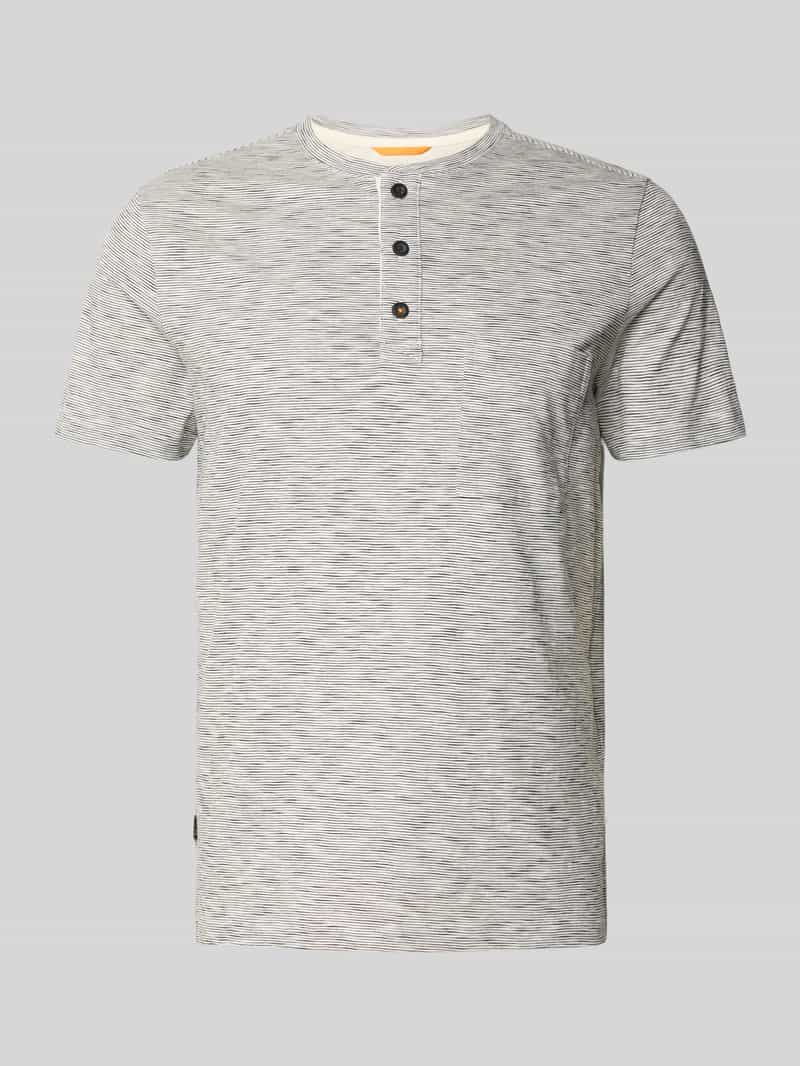 T-shirt z kieszenią na piersi model ‘Henley’