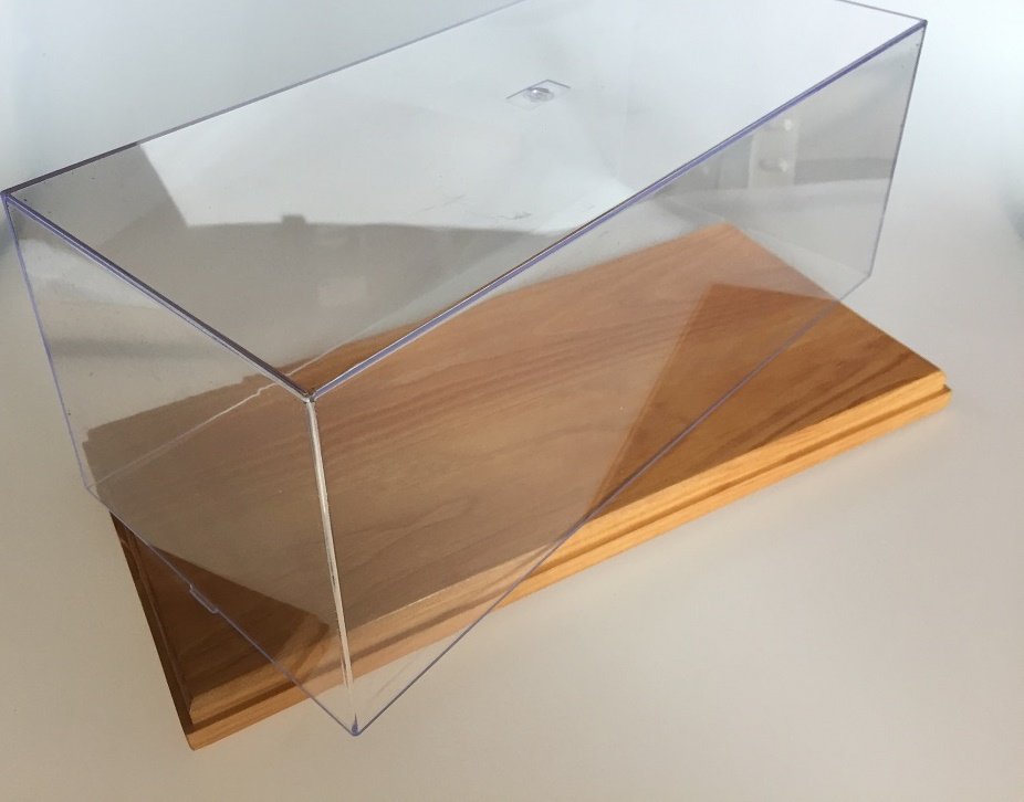 Minichamps Gablotka Na Model (Showcase For Scale) 1:18 Box001