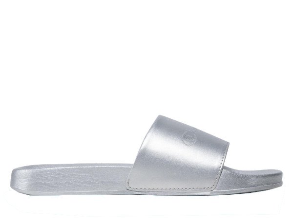 Klapki damskie Champion S11386EM007 QUEENS SLIDE Srebrne