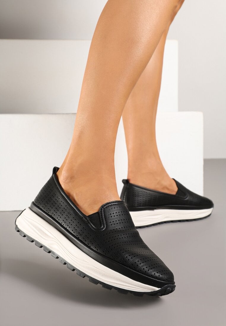 Czarne Skórzane Półbuty na Grubej Podeszwie z Ażurową Cholewką Nilritia