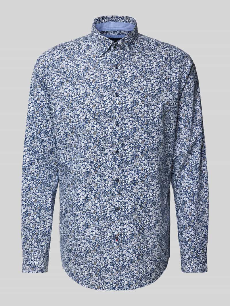 Koszula casualowa o kroju regular fit z kołnierzykiem typu under button down