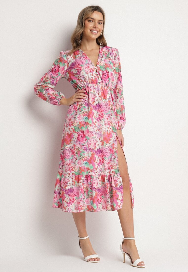 Różowa Rozkloszowana Sukienka w Kwiaty z Dekoltem w Serek i Gumką w Talii Janitra