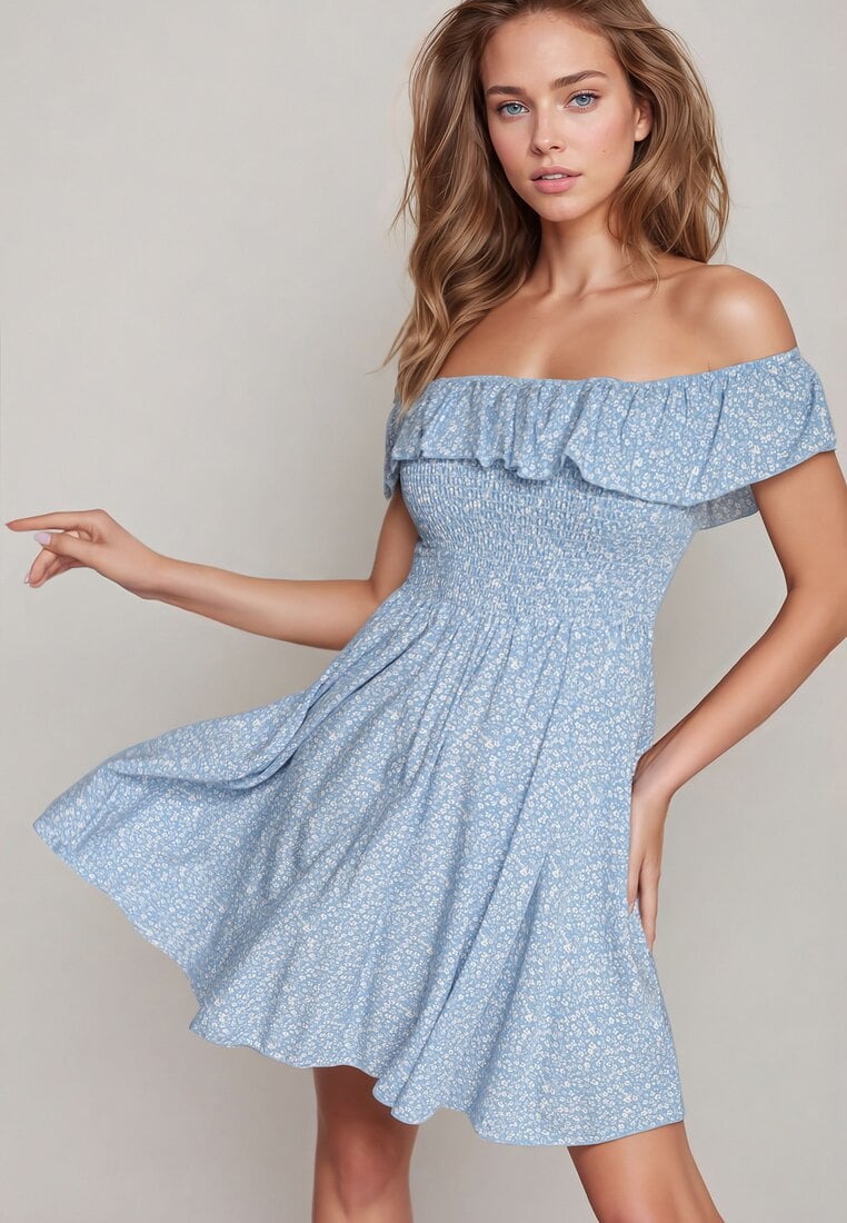 Niebieska Bawełniana Sukienka z Hiszpańskim Dekoltem i Marszczoną Górą w Kwiaty Samorea