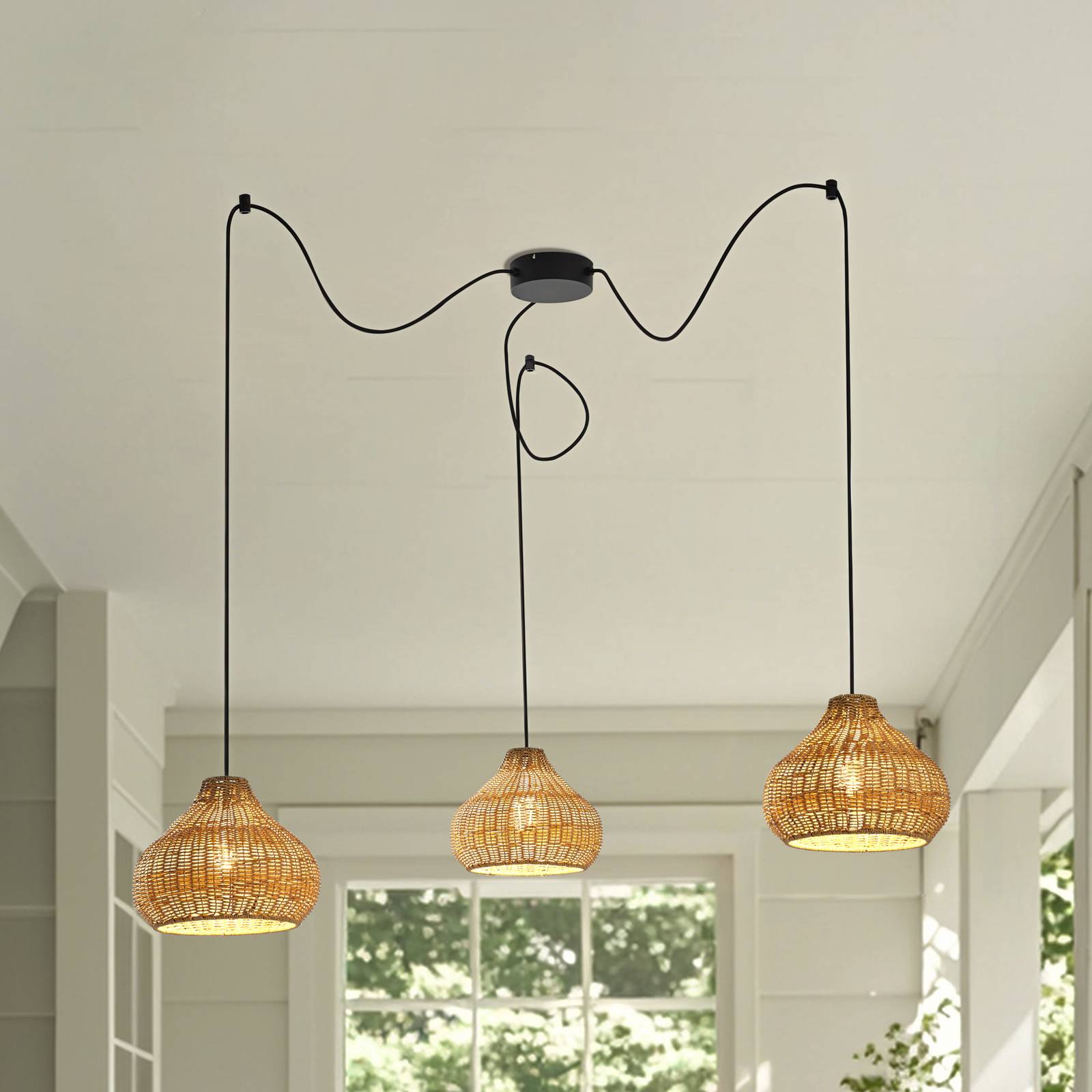 Zewnętrzna lampa wisząca Lucande Taniola, 3-punktowa, beżowa, rattanowa