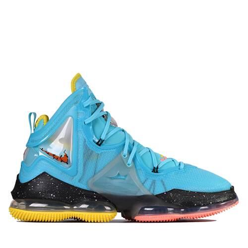 Nike Lebron 19 Christmas
