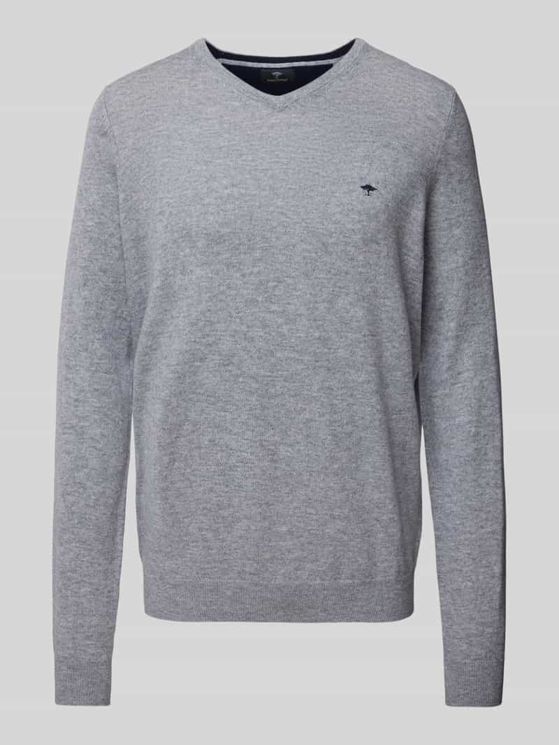 Sweter z dzianiny z dekoltem w serek