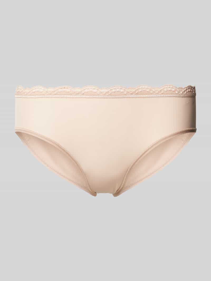 Figi z obszyciem koronką