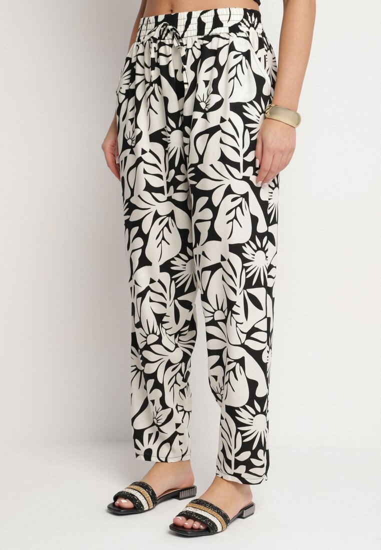 Czarne Wiskozowe Spodnie z Wysokim Stanem w Kwiaty Nilandria