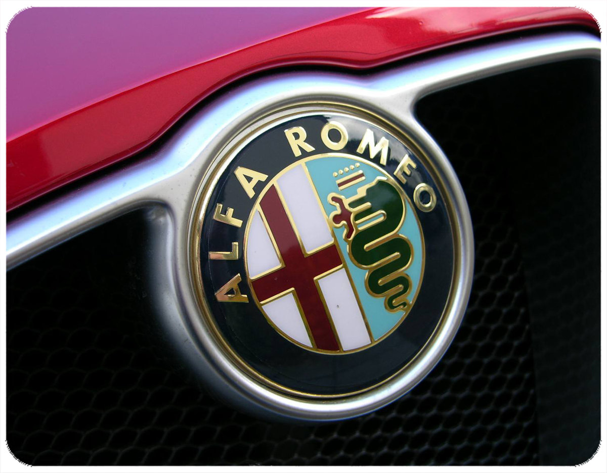 PODKŁADKA POD MYSZKĘ ALFA ROMEO Z IMIENIEM 23x19CM DO LAPTOPA