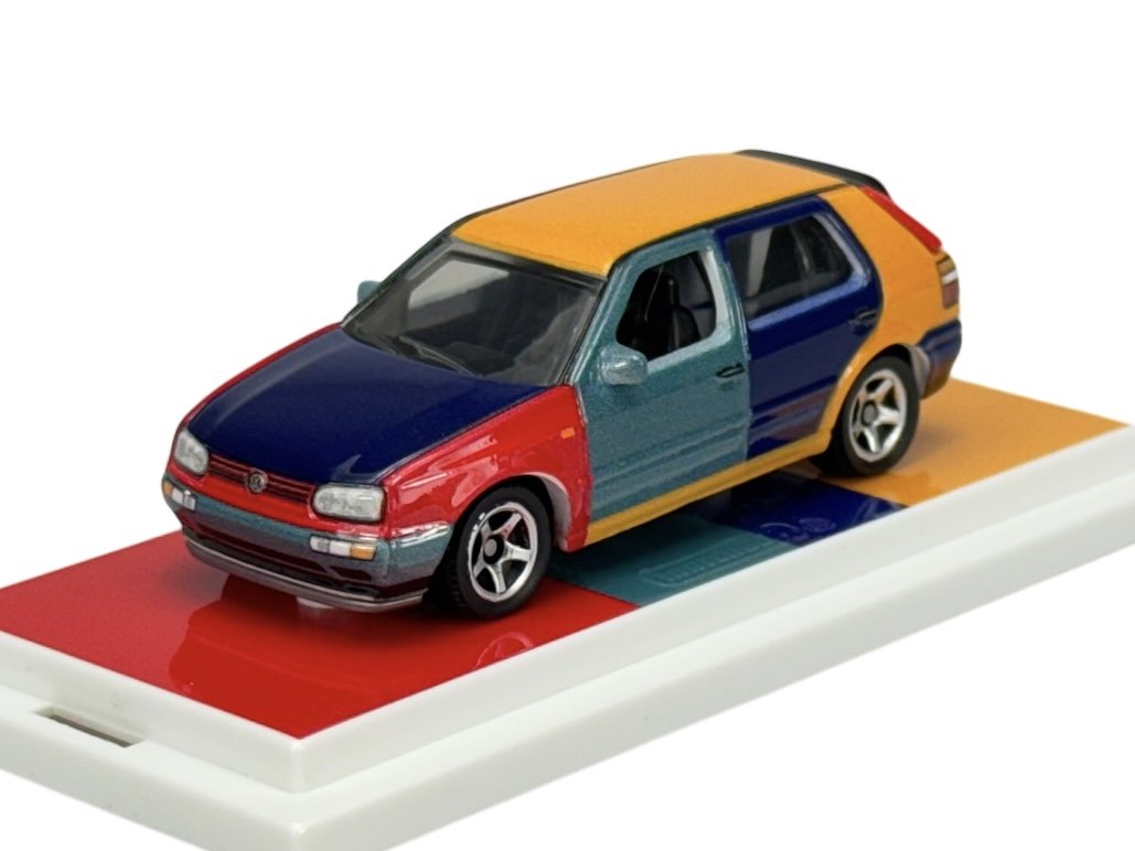 MATCHBOX COLLECTORS 1995 VW VOLKSWAGEN GOLF MK3 HARLEQUIN HWX70