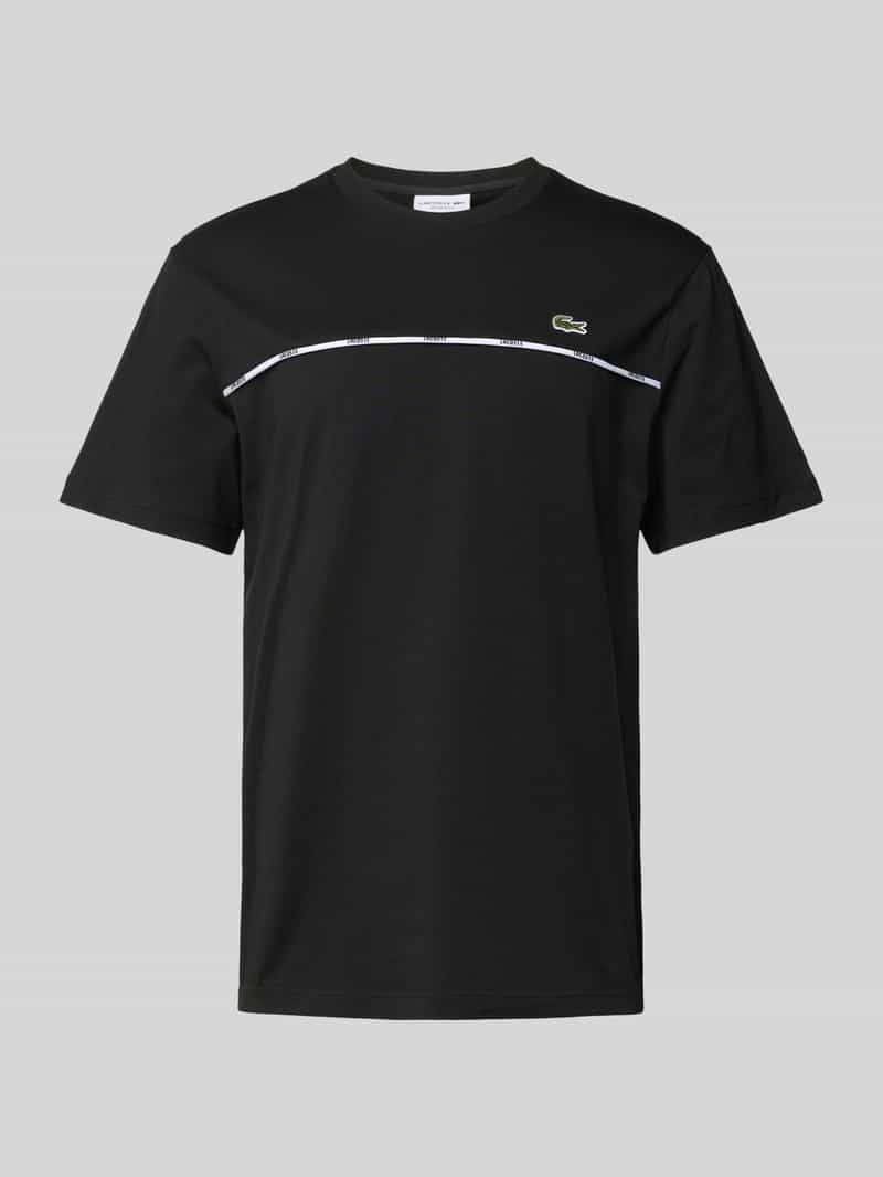 T-shirt z naszywką z logo