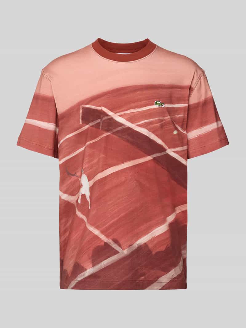 T-shirt z naszywką z logo