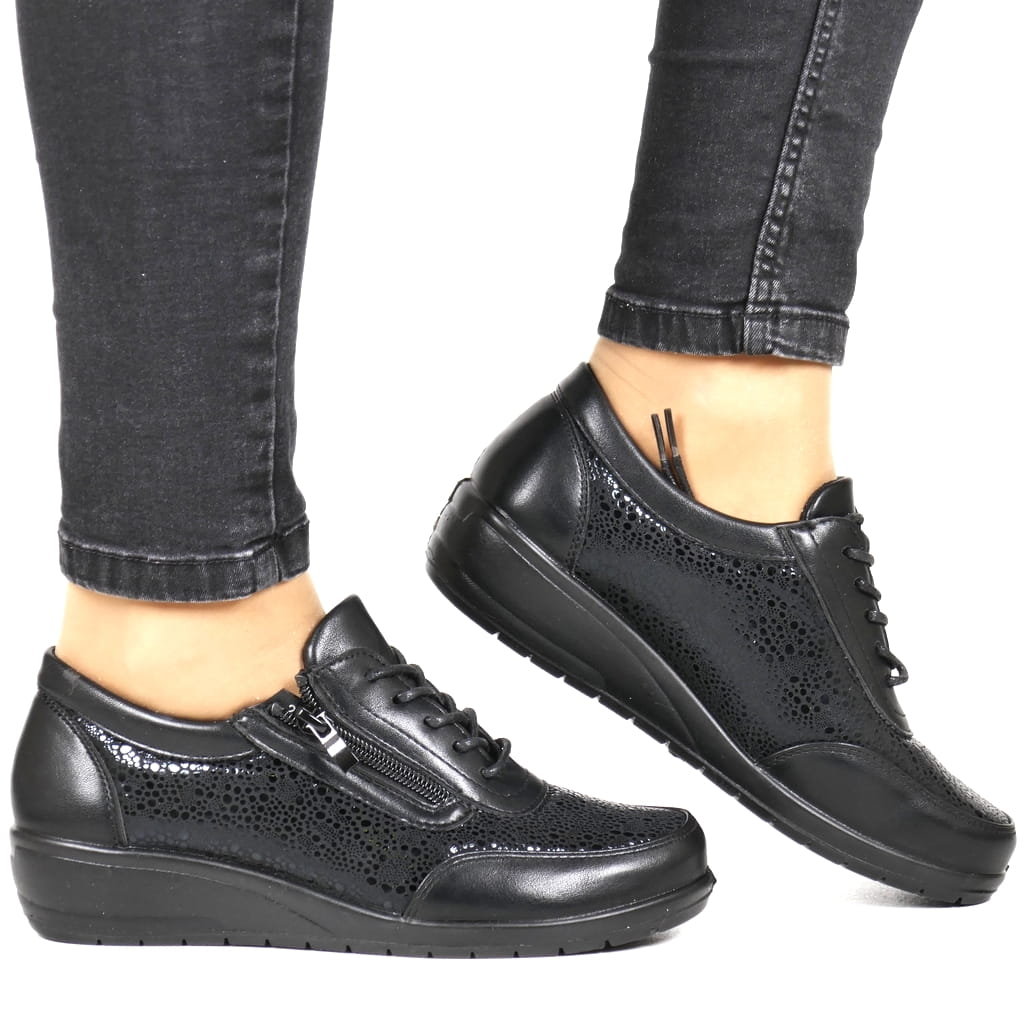 DAMSKIE PÓŁBUTY SZNUROWANE NA KOTURNIE UNISOFT 9017 CZARNE