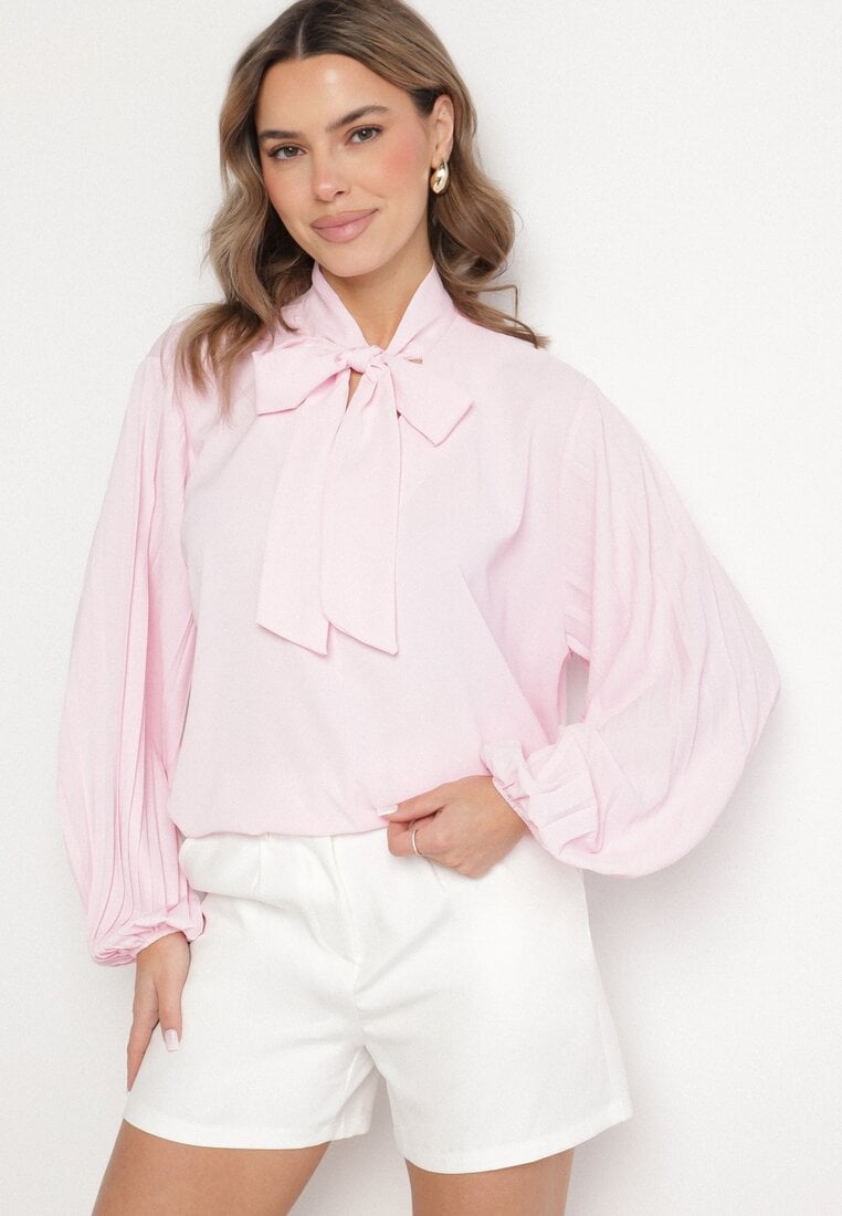Różowa Bluzka z Plisowanymi Rękawami i Wiązaniem pod Szyją Jenindria