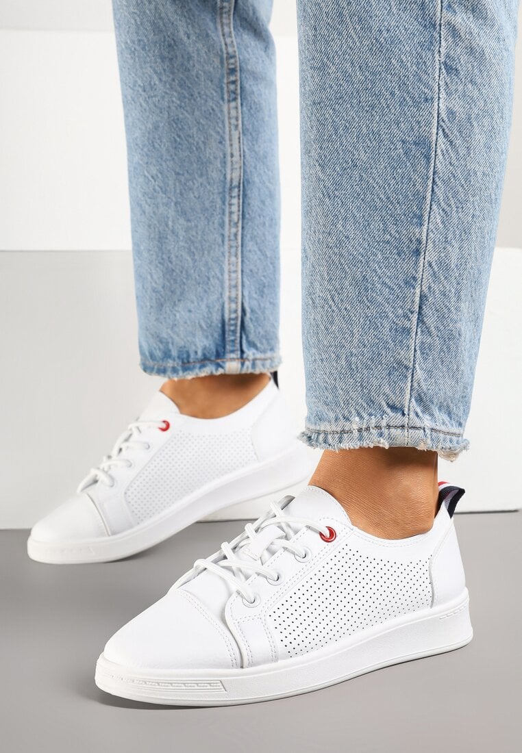 Białe Tenisówki z Cholewką Zdobioną Perforacją Taniellea