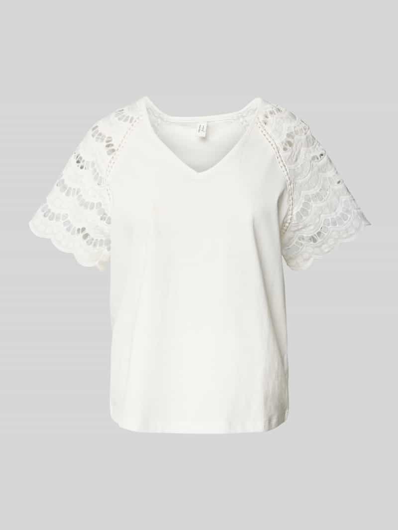 T-shirt o kroju regular fit z ażurową koronką model ‘BLASY’