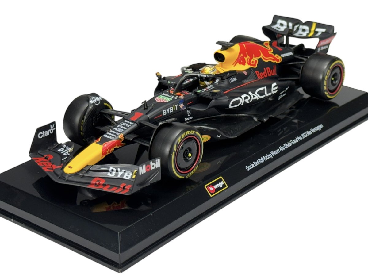 BBURAGO 2022 RED BULL RACING RB18 #1 MAX VERSTAPPEN Z GABLOTKĄ 1:24 28026