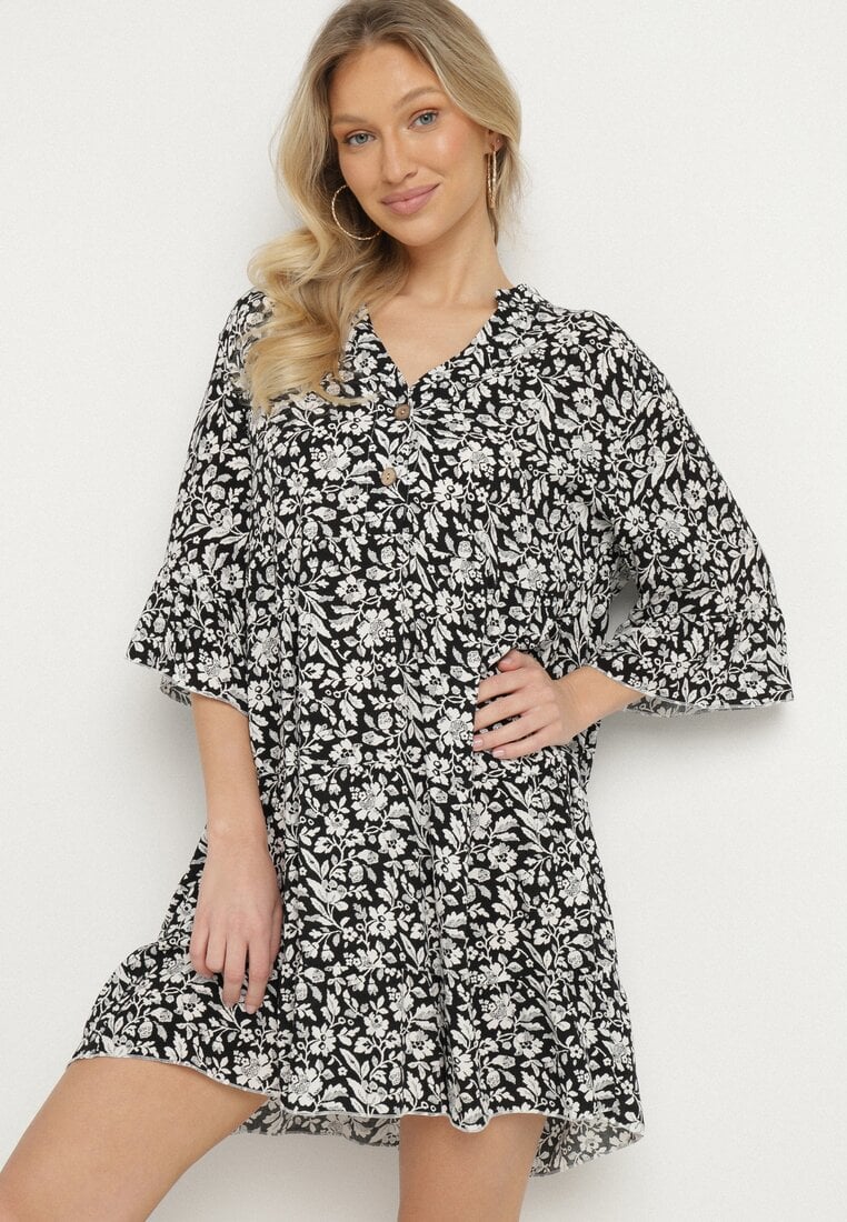 Czarna Bawełniana Sukienka w Kwiaty o Rozkloszowanym Kroju Jenaleira