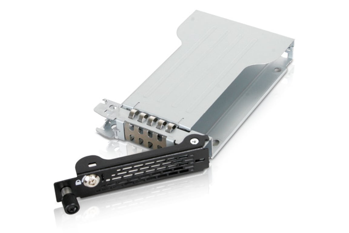 Icy Dock MB491TKL-B panel drive bay 2.5