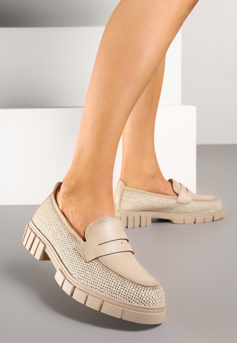 Beżowe Mokasyny ze Skórzaną Wkładką Ozdobione Plecionką Halavella