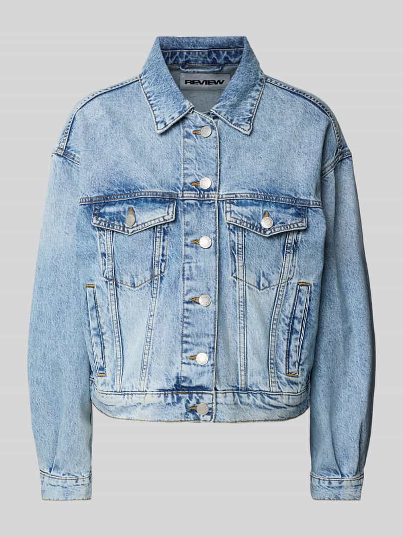 Kurtka jeansowa z kieszeniami z patką na piersi