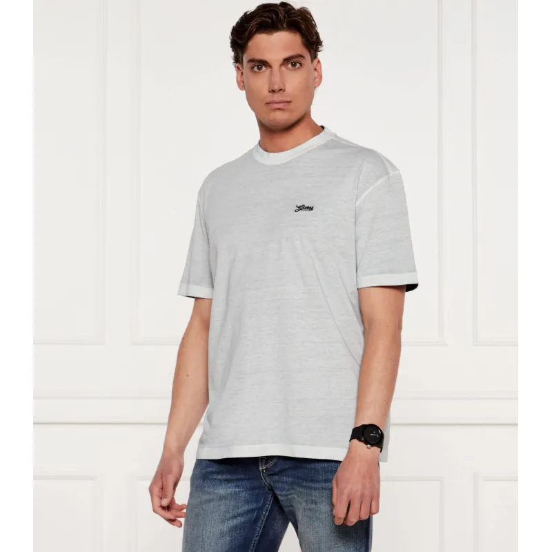GUESS T-shirt Classic fit