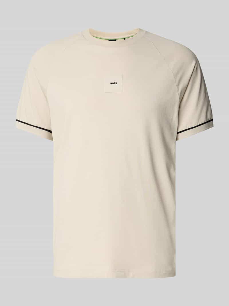 T-shirt z detalem z logo