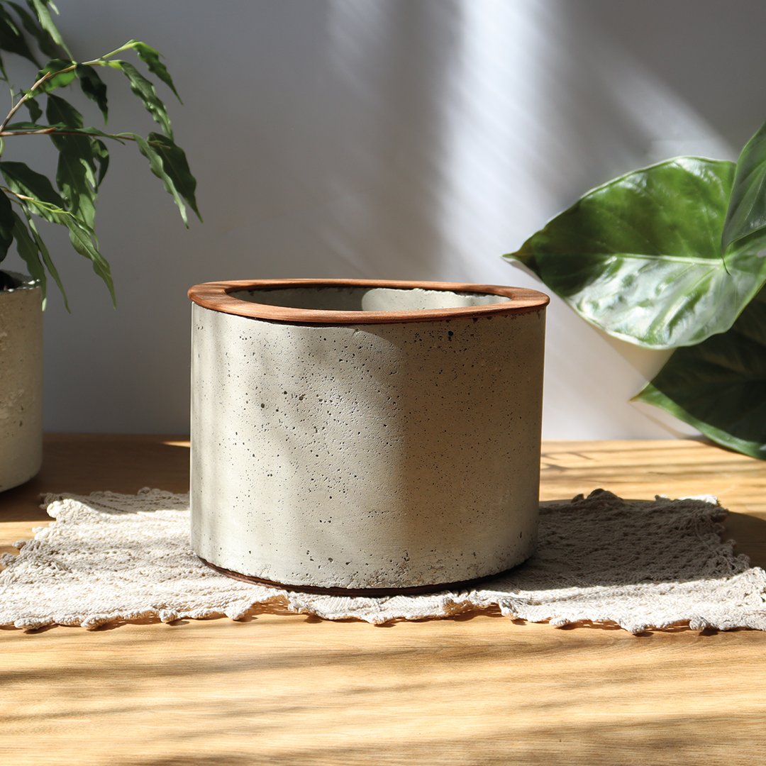 Donica z betonu z drewnianym wykończeniem - W-3