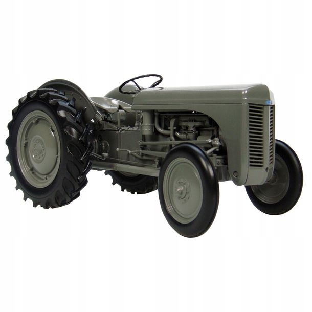 Massey Ferguson TE20 Universal Hobbies 1:16