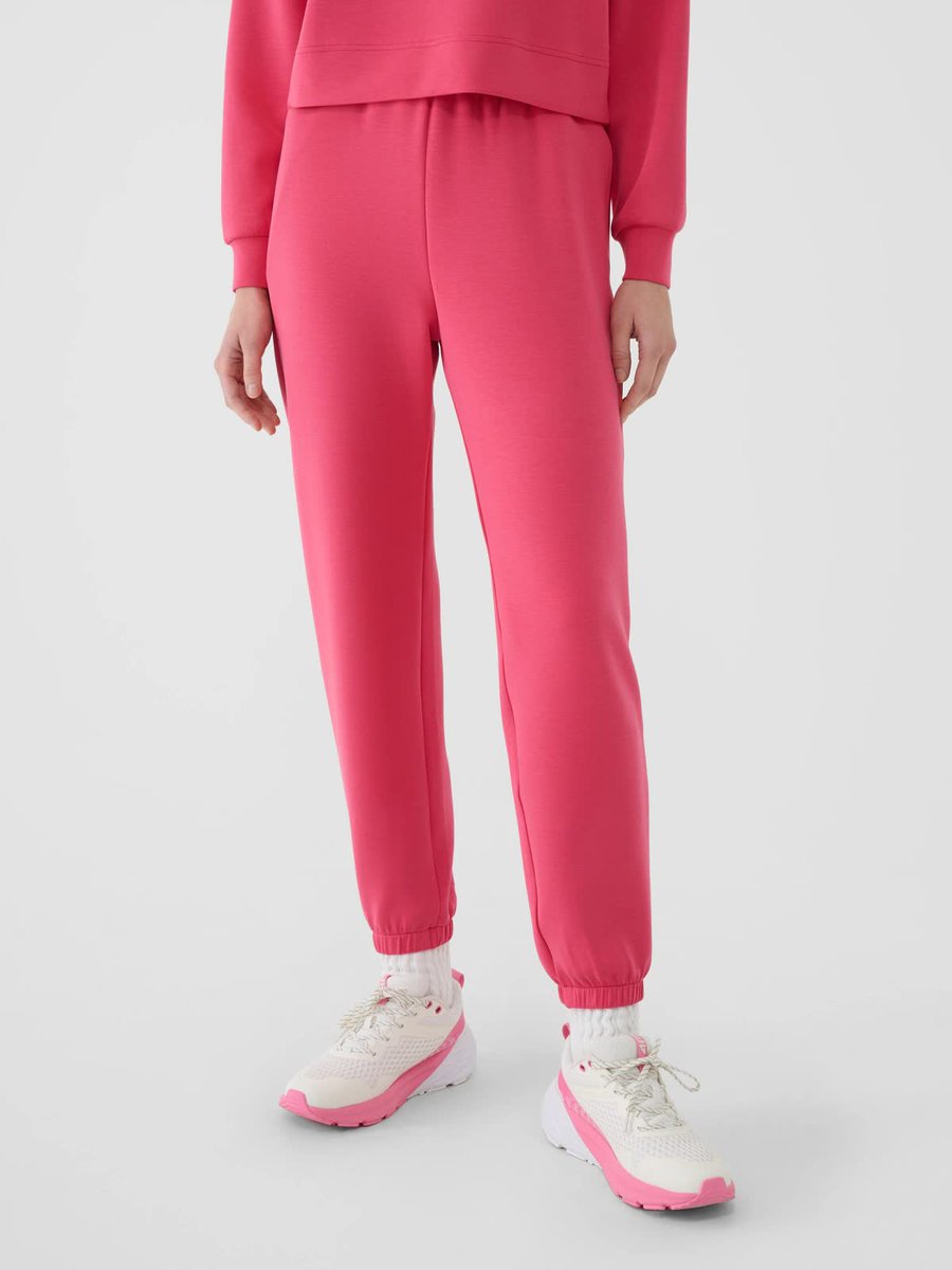 4F Spodnie damskie dresowe joggery z modalem 4FWSS25TTROF1010-54S Różowy Roz. M