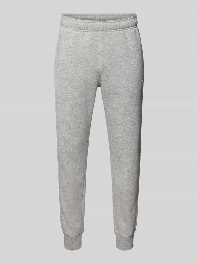 Spodnie dresowe o kroju regular fit z wyhaftowanym logo