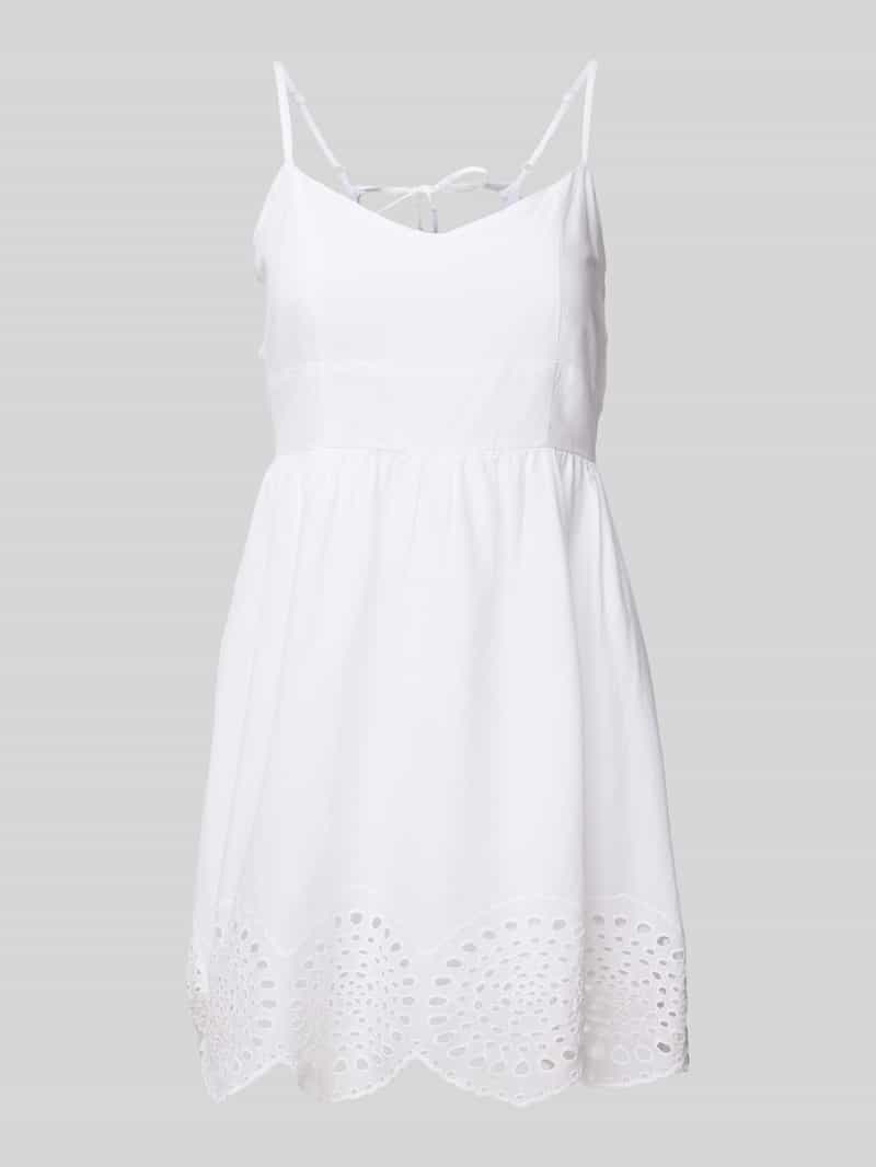 Sukienka mini z wycięciem i haftem angielskim