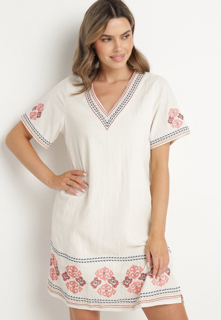 Czerwona Sukienka Bawełniana o Pudełkowym Fasonie Ozdobiona Haftami Tirkio