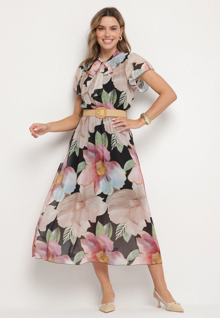 Czarna Sukienka o Rozkloszowanym Kroju z Wiązaniem przy Dekolcie i Paskiem Sorilina