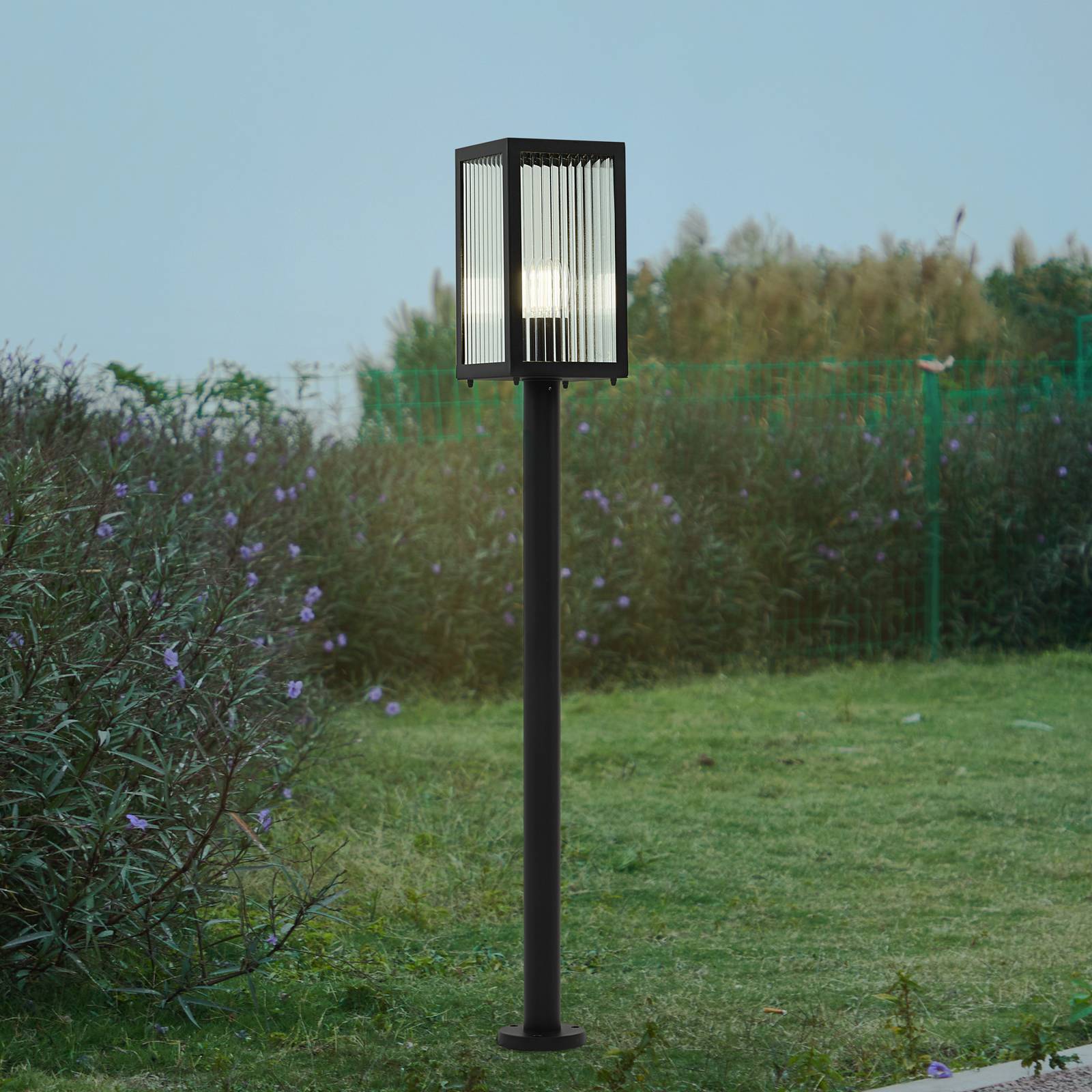 Słupek oświetleniowy Lindby Bolgar, czarny, metal, szkło, 15 cm